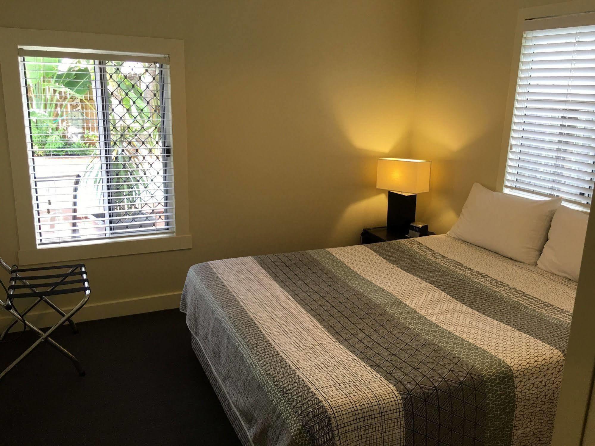 Aparthotel Coconut Palms On The Bay Hervey Bay Zewnętrze zdjęcie