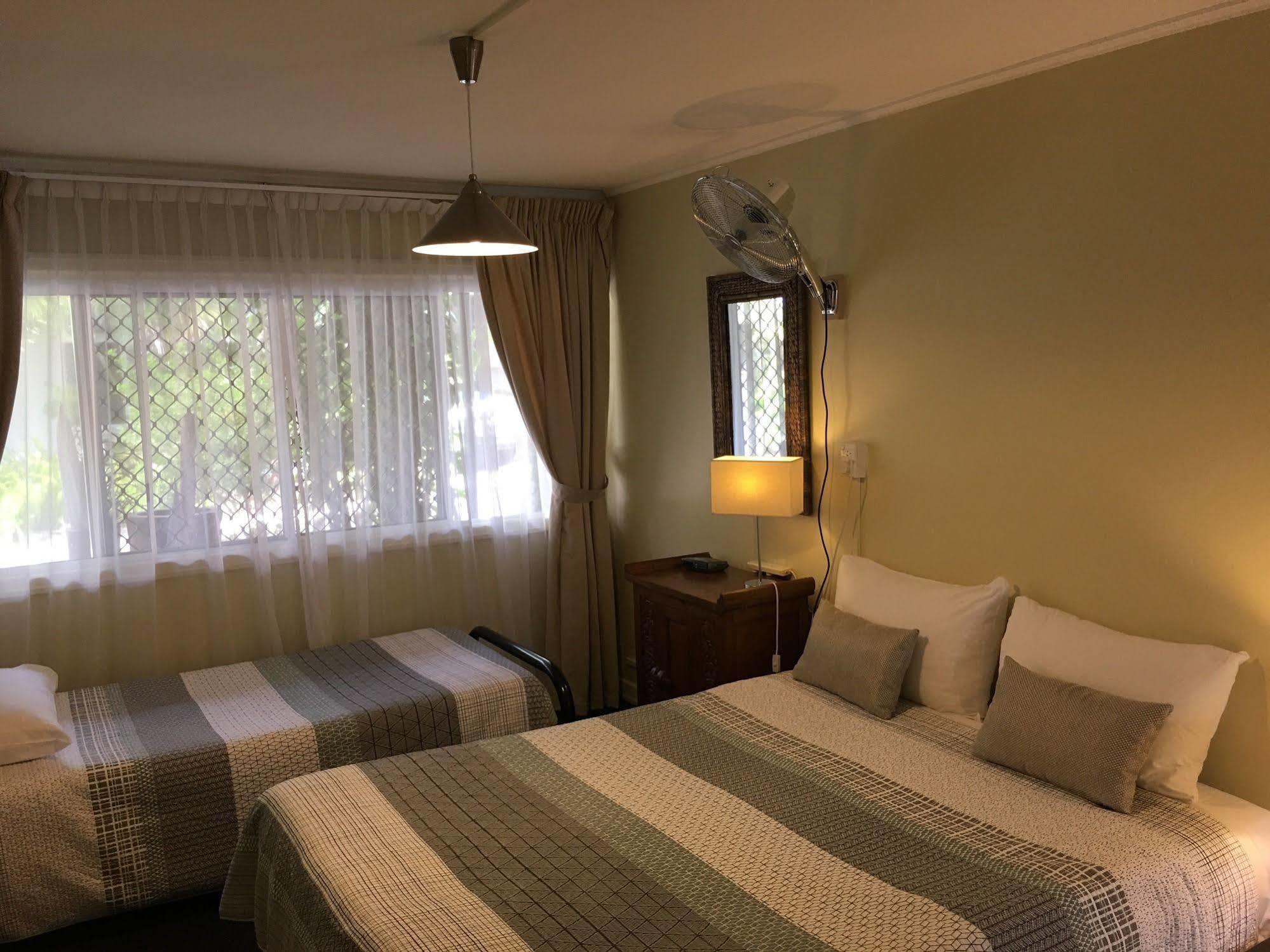 Aparthotel Coconut Palms On The Bay Hervey Bay Zewnętrze zdjęcie