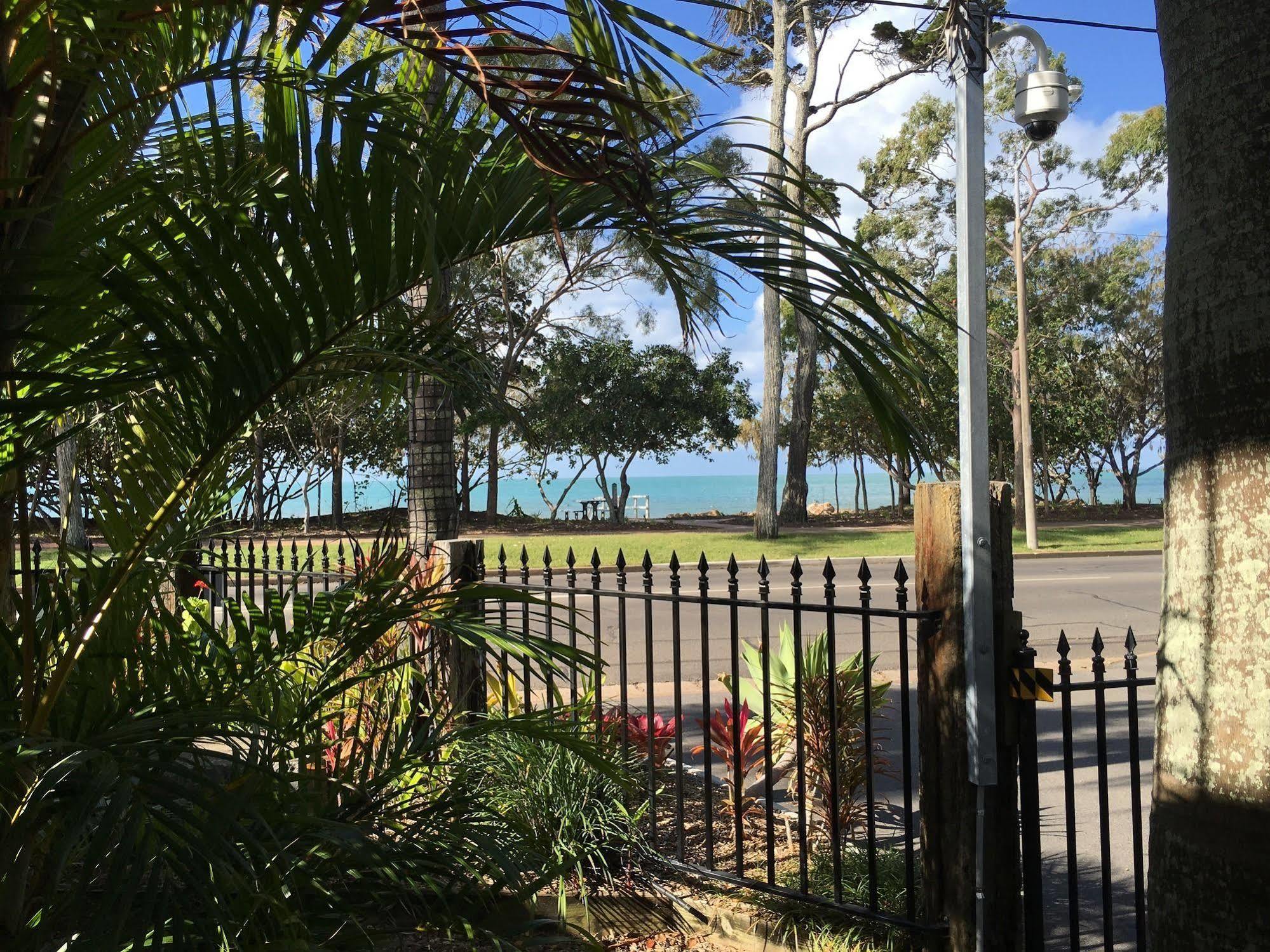 Aparthotel Coconut Palms On The Bay Hervey Bay Zewnętrze zdjęcie